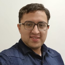 Fotografía de César Marín, asesor inmobiliario de Grupo Zurmar