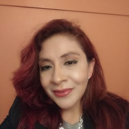 Fotografía de Vero Zurita, asesora inmobiliaria de Grupo Zurmar
